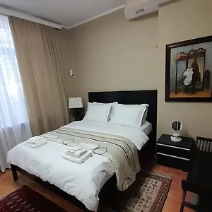 best-location-tbilisi.alltbilisihotels.com/